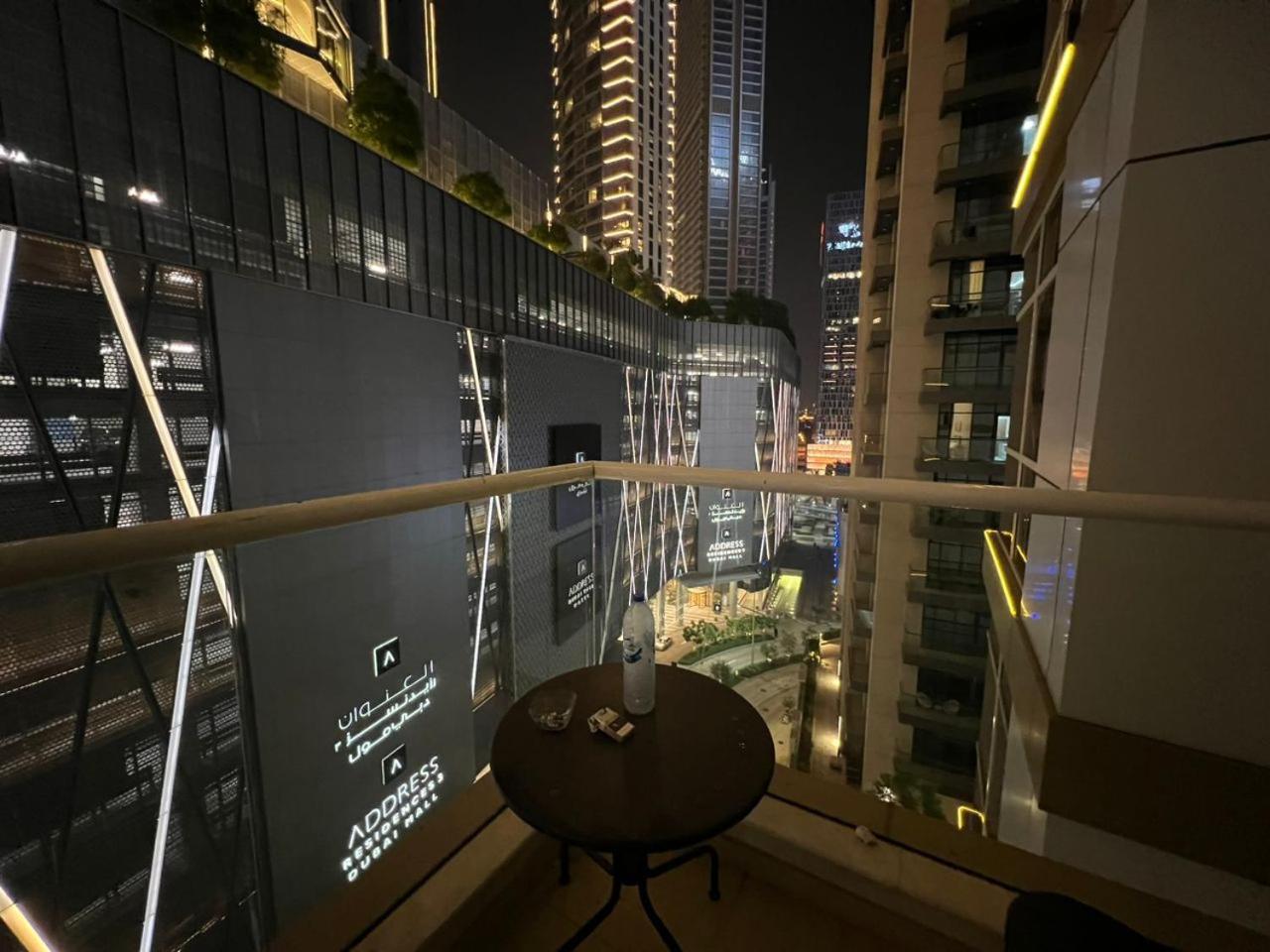Downtown Holiday'S - 1 Min To Dubai Mall & Burj Khalifa Hostel Kültér fotó