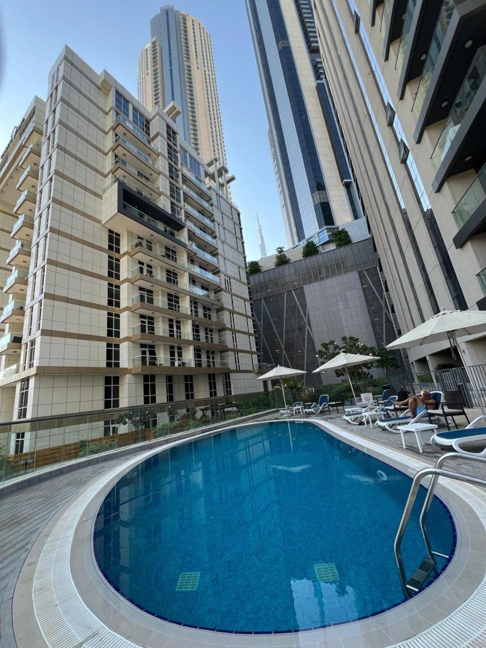 Downtown Holiday'S - 1 Min To Dubai Mall & Burj Khalifa Hostel Kültér fotó